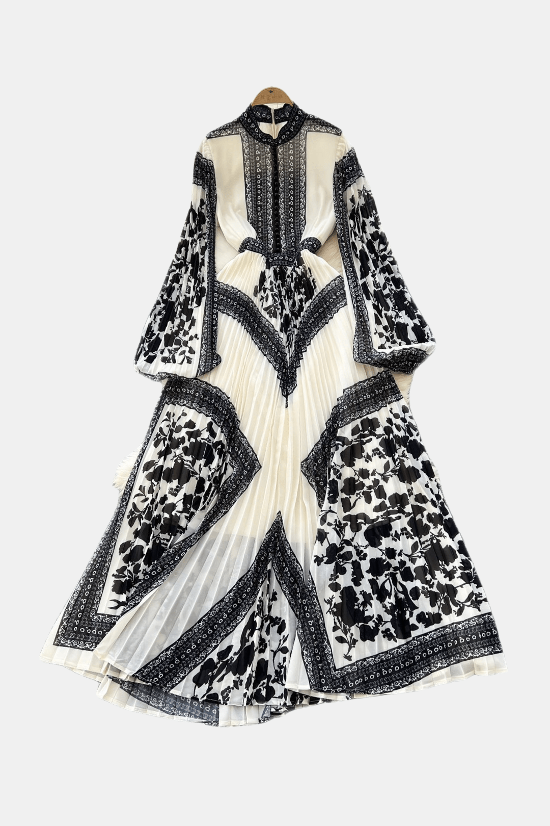 Amarisse | Pleated Floral Print Maxi Dress