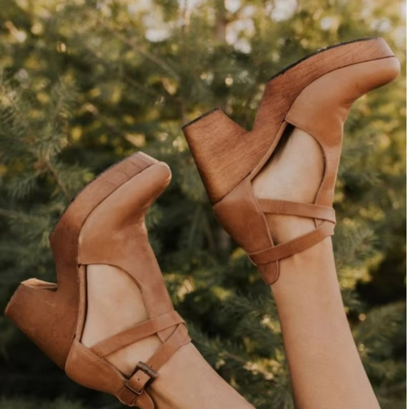 Valerisse | Women’s Brown Chunky Platform Mary Jane Heels
