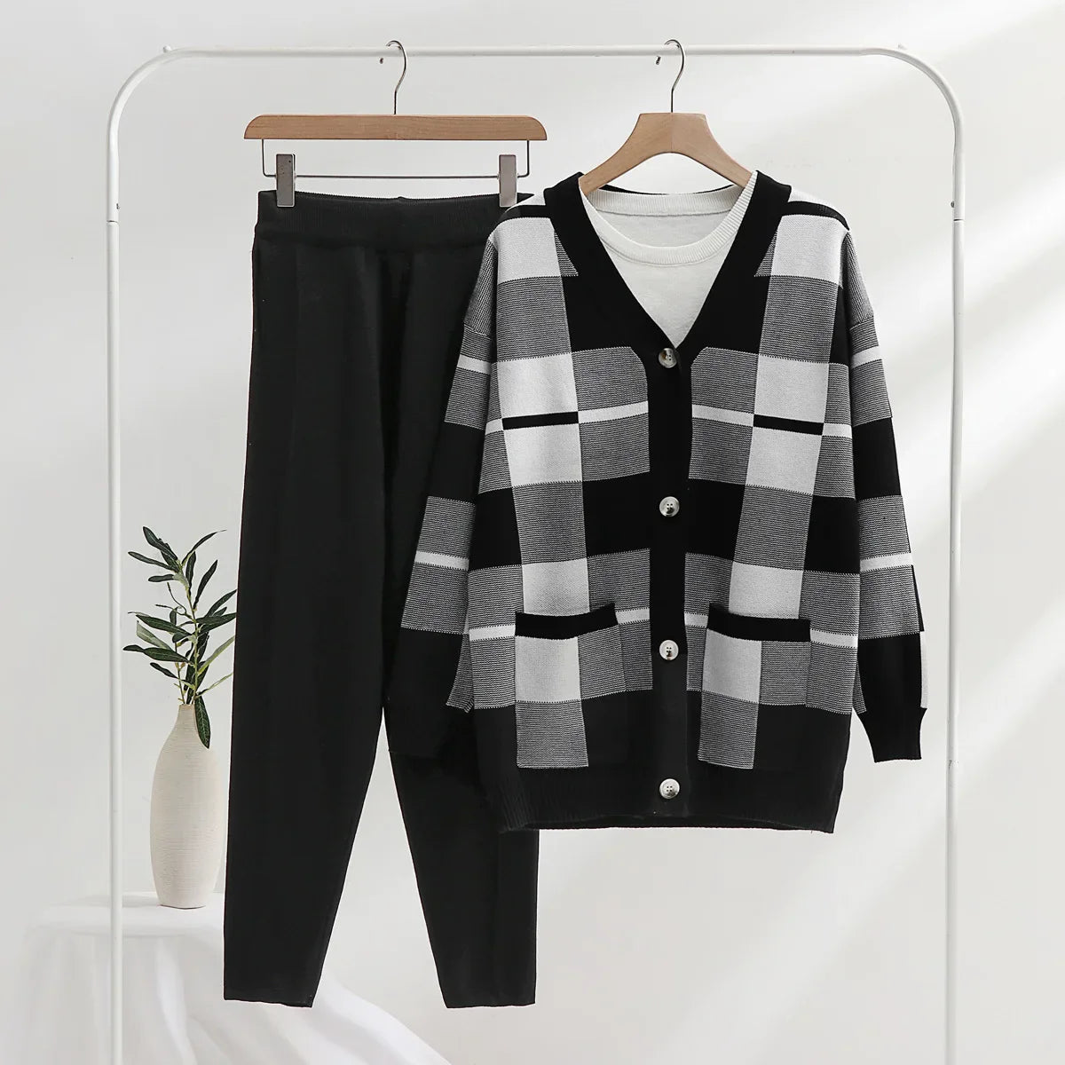 Zyrell | Women’s 3-Piece Plaid Knit Set