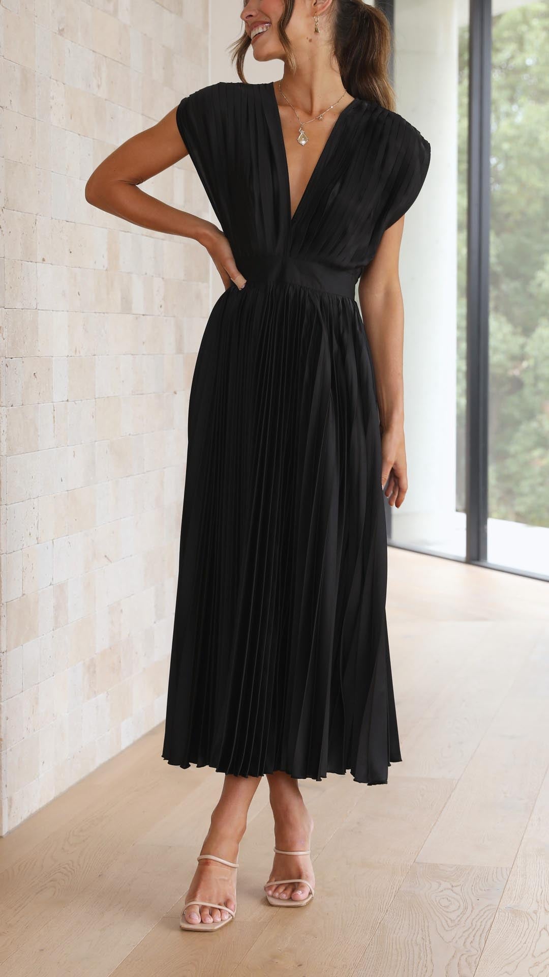 Silvana | Women’s Pleated Maxi Dress