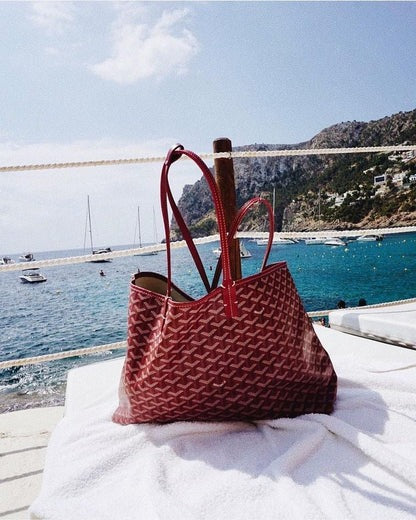 Sovienne | Women’s Structured Shoulder Bag